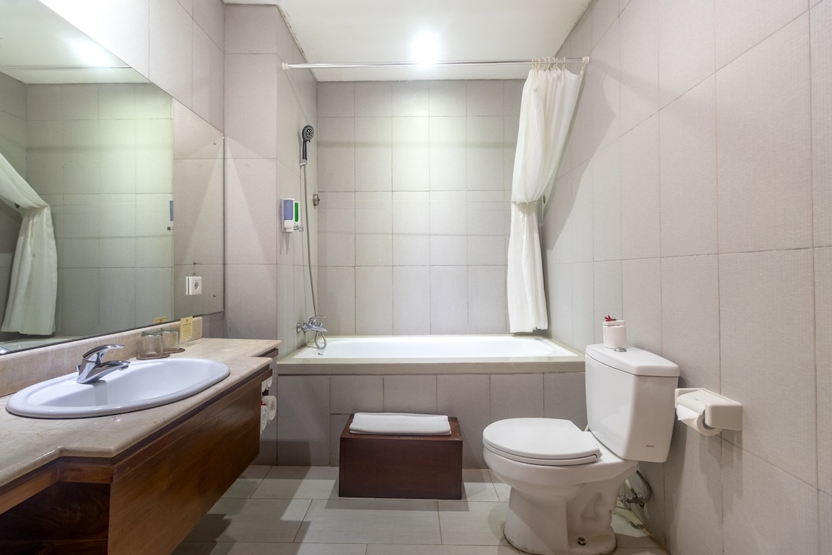 Bathroom of Superior Room at Pertiwi Bisma 2 Hotel